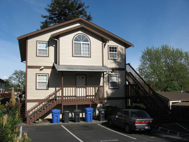 Building Photo - 860 SE Jensen St Unit #101 Rental