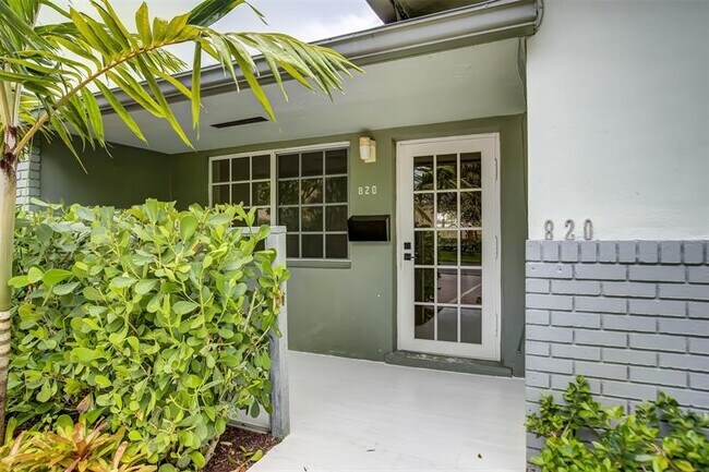 Photo - 820 NE 23rd Ave