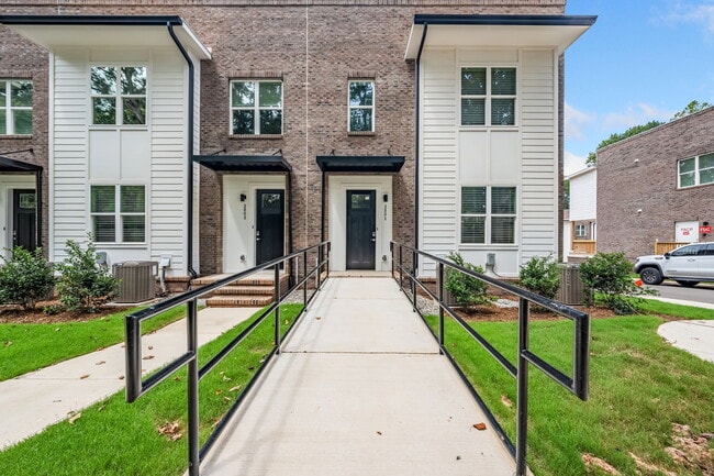Building Photo - 3801 Lands End Ct Rental