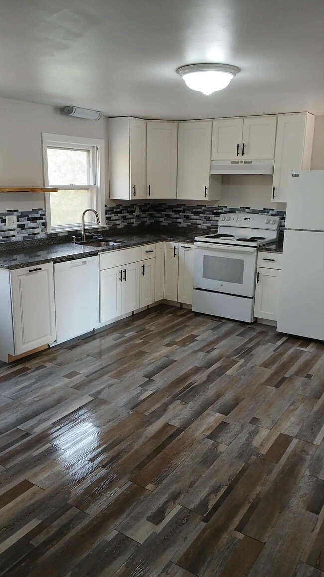 Photo - 17 Ontario Ave Unit 17