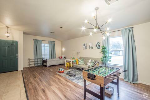 Building Photo - 16201 Mones Ln Rental