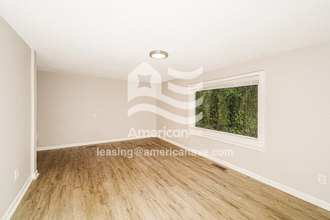 Photo - 800 Chester Ave