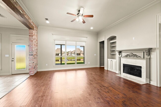 Photo - 16923 Bradford Ave