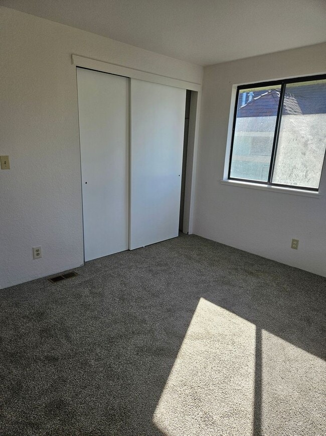 Photo - 605 SE 8th St