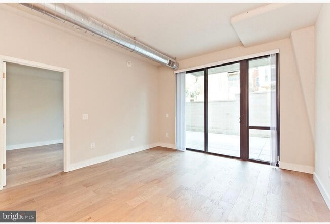 Photo - 50 Florida Ave NW Unidad 108