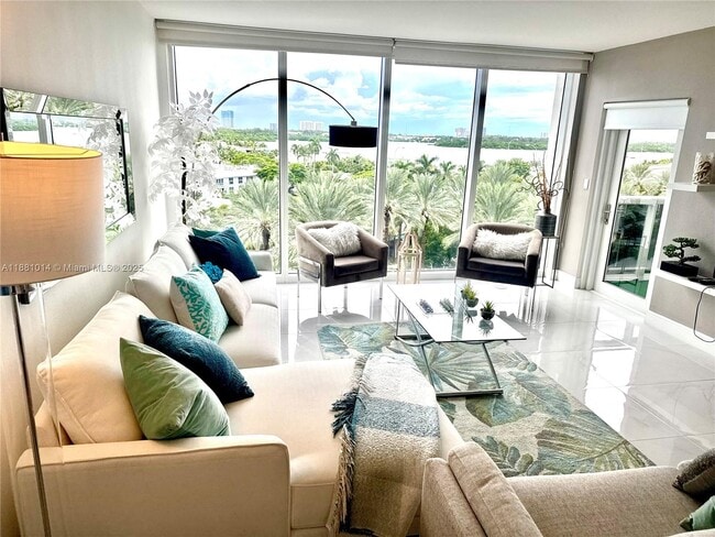 Building Photo - 10275 Collins Ave Unit 624
