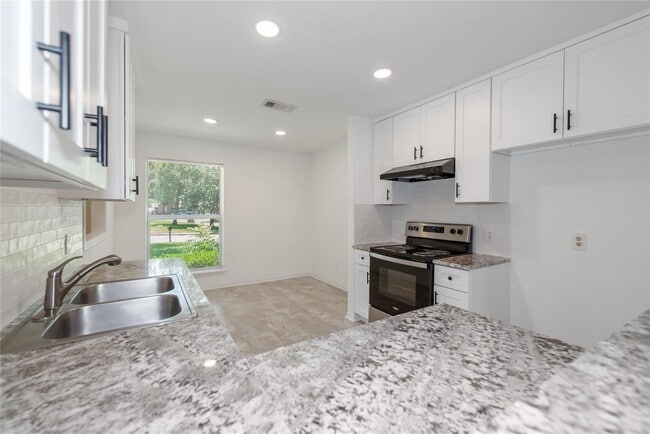 Photo - 1 Ollerton Ln