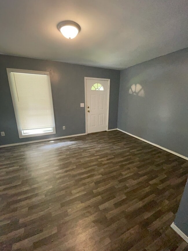 Photo - 310 Creston Ave