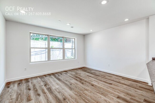 Building Photo - 751 N 43rd St Unit 301