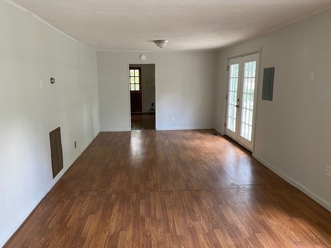 Photo - 505 Howard Pl