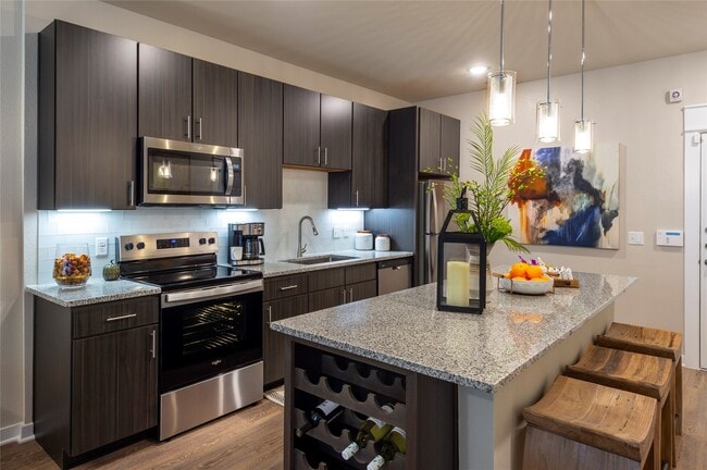 Building Photo - 30020 Creekside Ter Dr Unit 3208 Rental