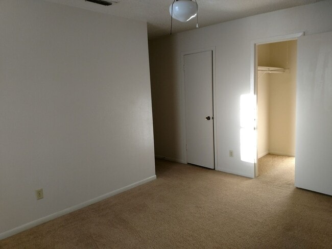 Photo - 1104 Cummings Ave