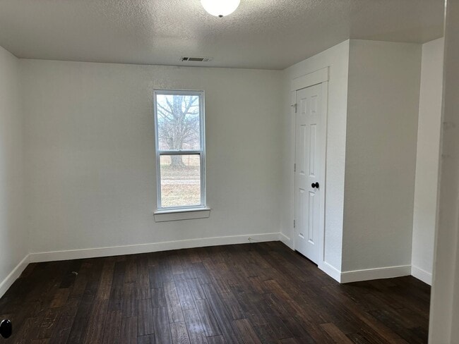 Photo - 500 Bache St