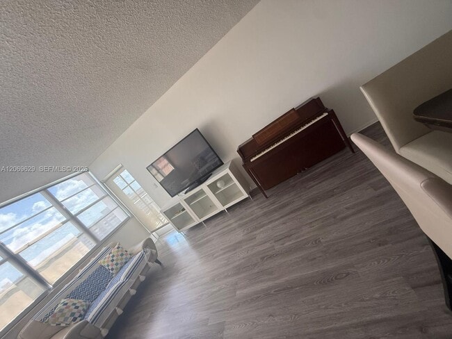 Photo - 1351 NE Miami Gardens Dr Unit 1113E