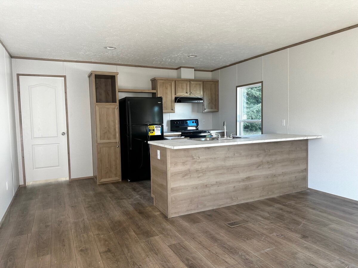 Photo - 543 Canterbury Ct