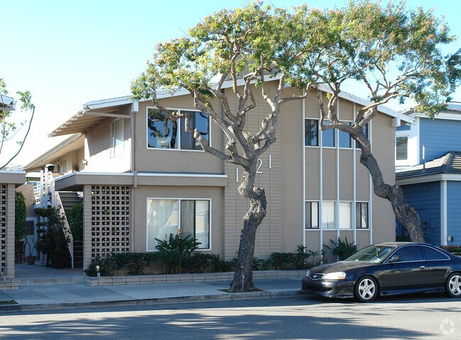 Photo - 1321-& 1323 E Balboa Blvd