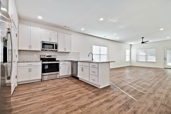 Photo - 361 Turnberry Ct