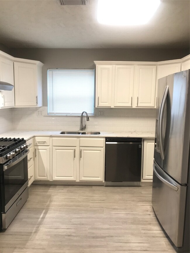Photo - 9910 Stepney Green Dr