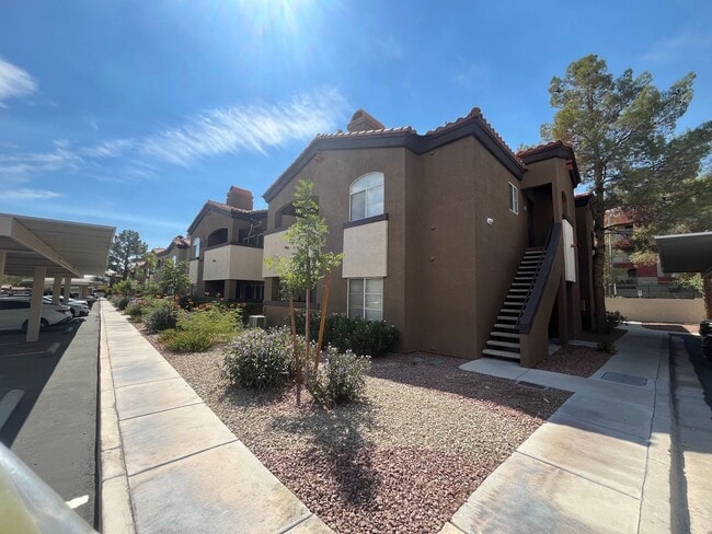 Building Photo - Terrific 2 Bedroom Condo in Sedona!