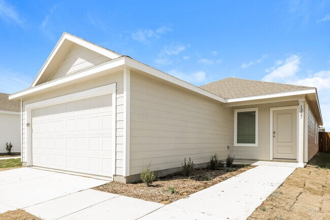 Photo - 1227 Maple St