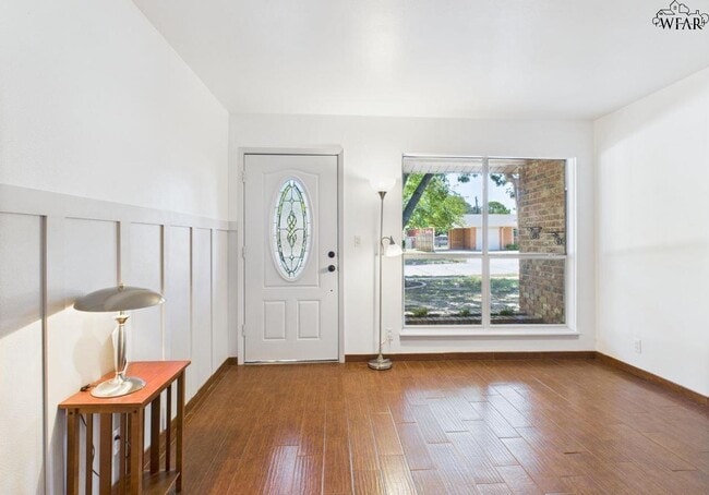 Photo - 5120 Parklane Dr