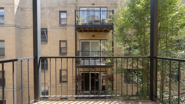 Photo - 3346 W Wilson Ave