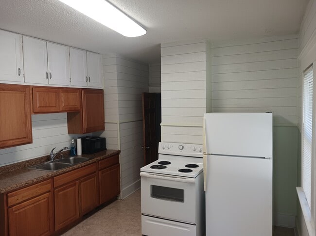 Photo - 1144 W Center St