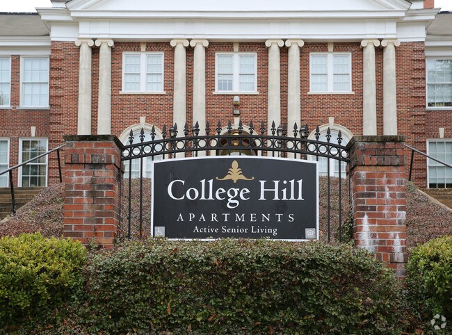 Photo - College Hill Apartments