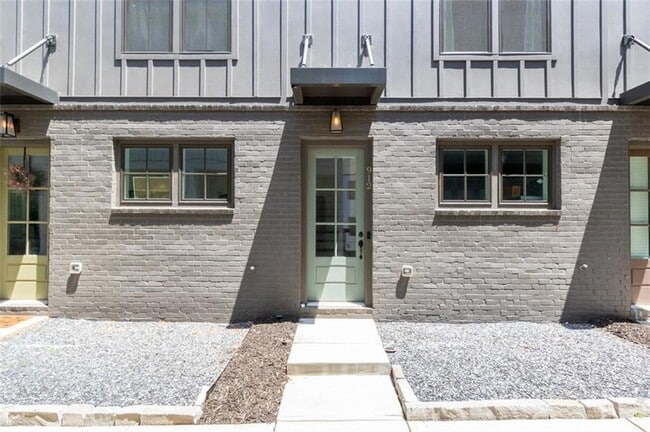 Photo - 912 Brees Ct