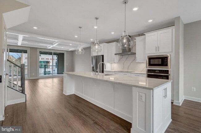 Photo - 43769 Metro Ter