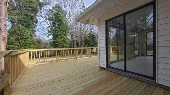37 Lisa Dr