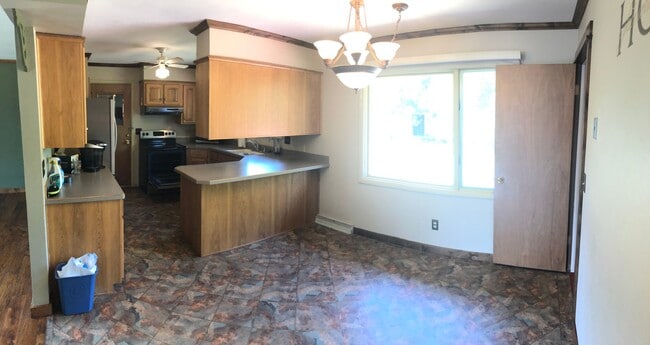 Photo - 3 Bed 2 Bath Single Family Home with Additional Space in Basement!