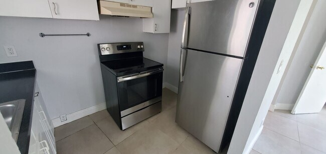 Photo - 921 SW 10th Dr Unit 3