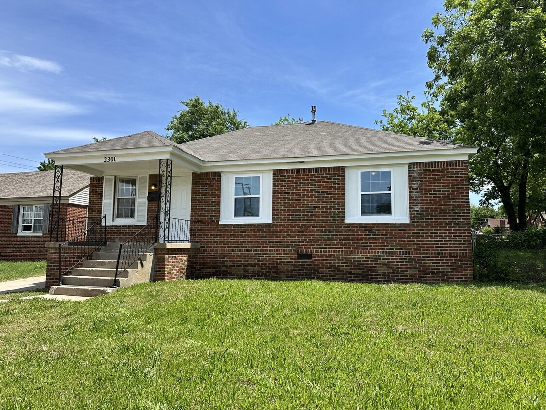 Photo - 2300 Granada Blvd (Oklahoma City, OK)