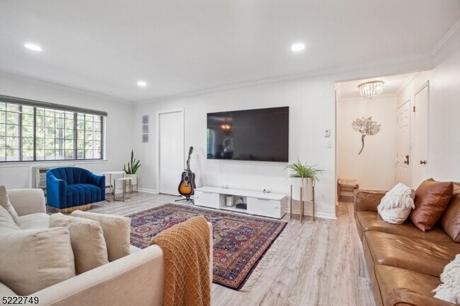 Photo - 11 Sentinel Ct Unidad F