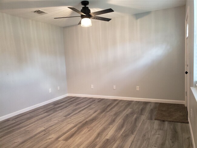 Photo - 1503 Ryon St