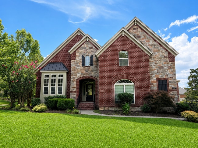 Building Photo - 5 Bedroom Home with Theater Room & 3-Car Garage in Franklin