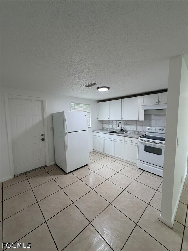 286-296-296 Lowell Ave