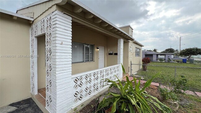 Photo - 1001 S 22nd Ct Unit Front - Main House