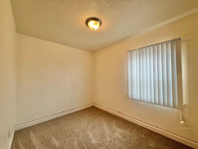 Photo - 2 Bedroom Home nestled in City Heights! With Parking!!