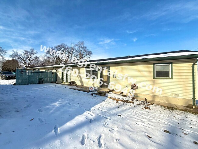 Building Photo - 802 Goshen Ave Unit 804 Goshen Ave