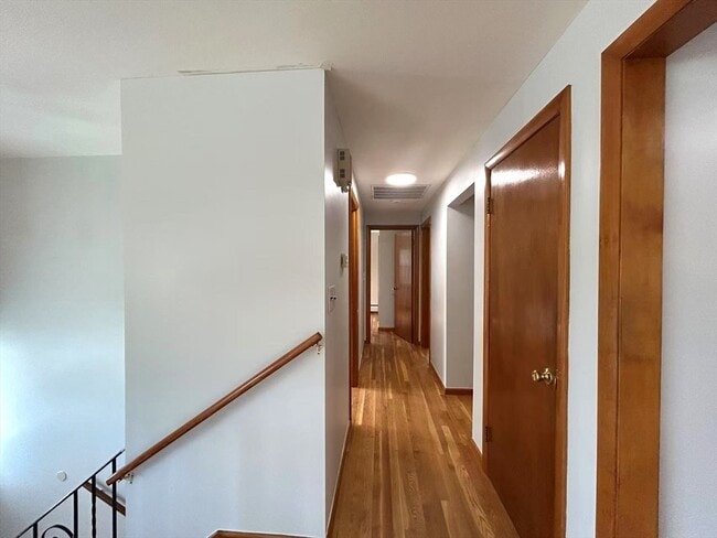 Photo - 122 Running Brook Rd