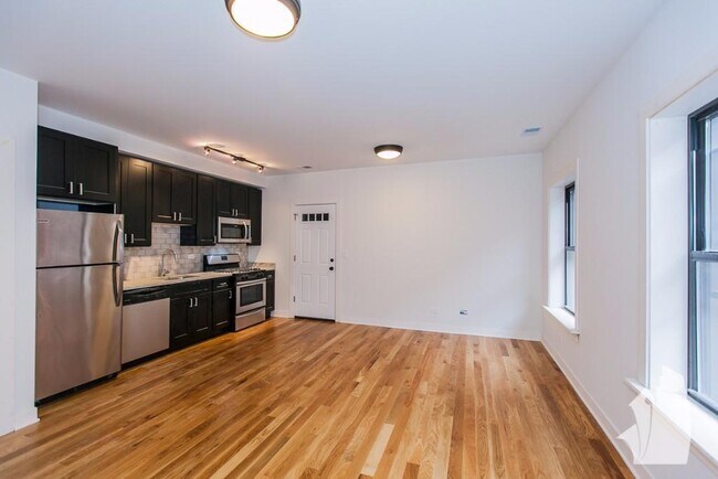 Photo - 2203 W Eastwood Ave Unit 2SE
