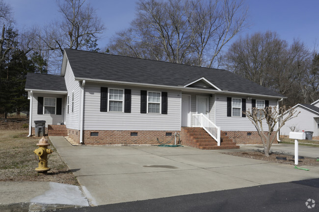 Photo - Paris Creek Apartments