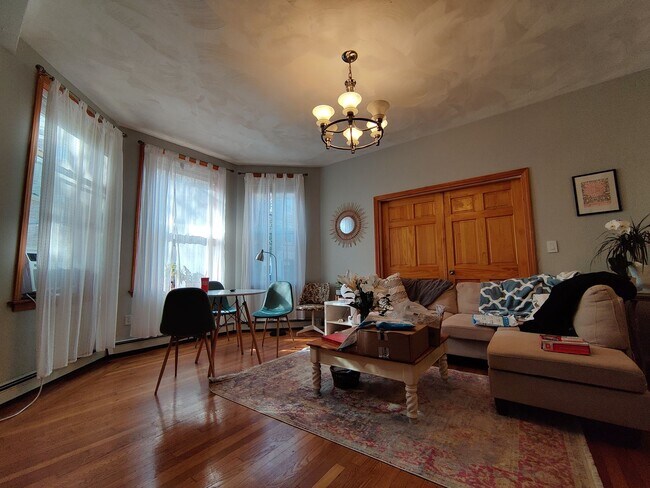 Photo - Desirable Brookline Location, Heat, Hot Wa...