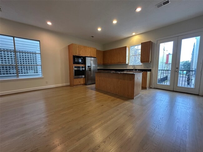 Photo - 2713 Crawford St