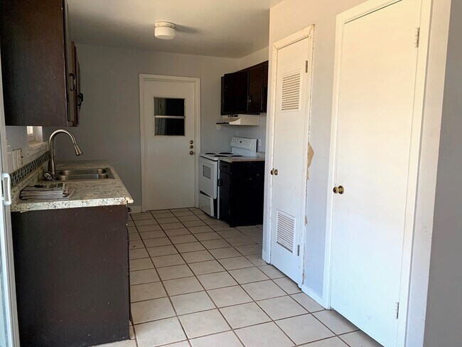 Photo - 1804 Cord St