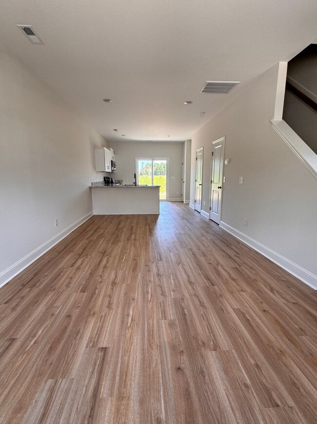 101 Loren Rd