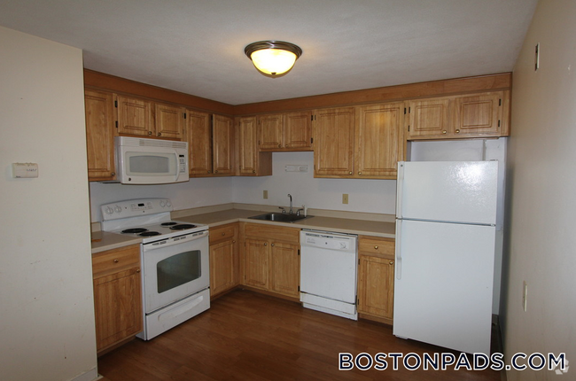 Building Photo - 12 Totman Dr Unit 1 Rental
