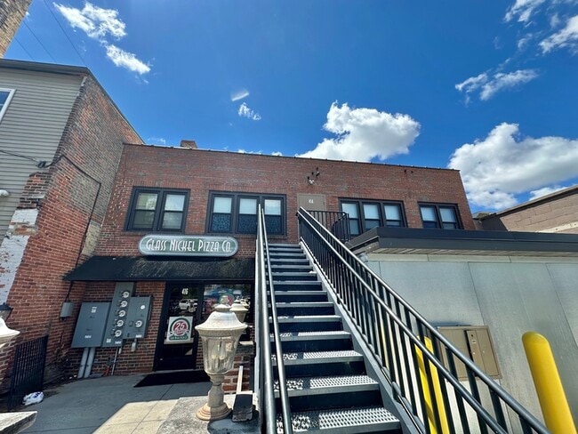 414 Dousman St Unit 3